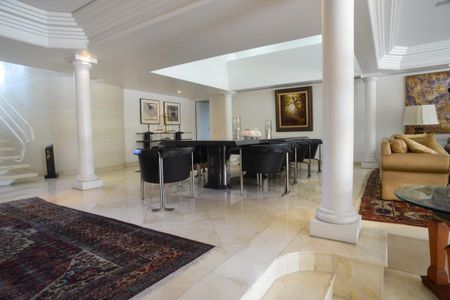 Casa à venda com 1032m², 5 quartos e 3 vagas Casa à venda com 1032m², 5 quartos e 3 vagasSala Principal