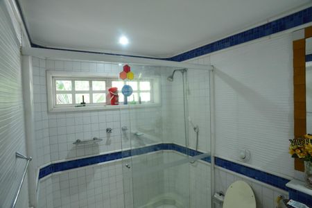 Casa à venda com 1032m², 5 quartos e 3 vagas Casa à venda com 1032m², 5 quartos e 3 vagasBanheiro Suíte 1