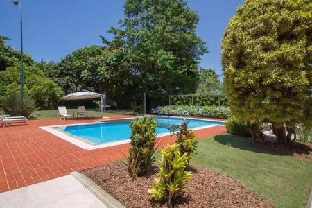 Casa à venda com 706m², 6 quartos e 2 vagas
