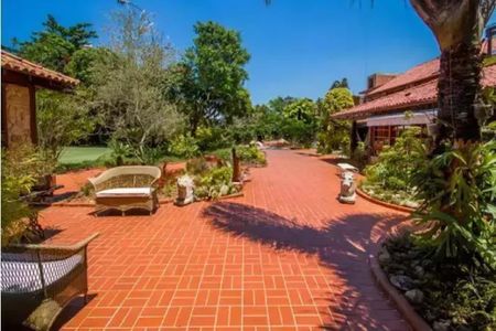 Casa à venda com 706m², 6 quartos e 2 vagas