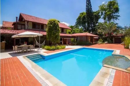 Casa à venda com 706m², 6 quartos e 2 vagas