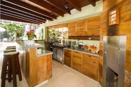 Casa à venda com 706m², 6 quartos e 2 vagas