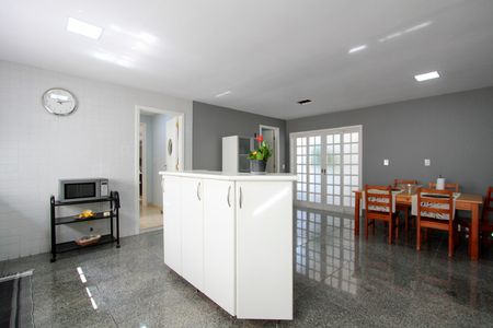 Casa à venda com 574m², 4 quartos e 7 vagasCozinha