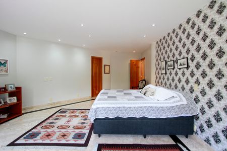 Casa à venda com 574m², 4 quartos e 7 vagasSuíte 1