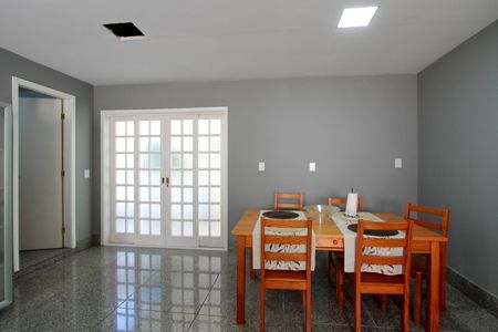 Casa à venda com 574m², 4 quartos e 7 vagasCozinha