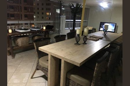 Apartamento à venda com 203m², 3 quartos e 4 vagas