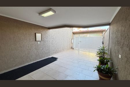 Casa à venda com 181m², 3 quartos e 4 vagas Casa à venda com 181m², 3 quartos e 4 vagasGaragem