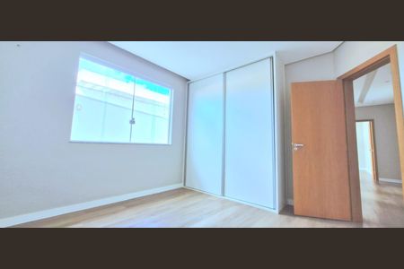 Casa à venda com 450m², 4 quartos e 4 vagasQuarto 2