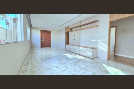 Casa à venda com 450m², 4 quartos e 4 vagasSala