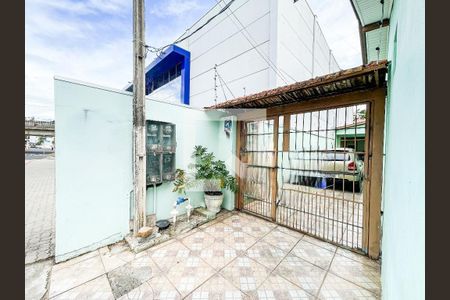 Casa à venda com 109m², 2 quartos e 1 vaga Casa à venda com 109m², 2 quartos e 1 vagaFachada