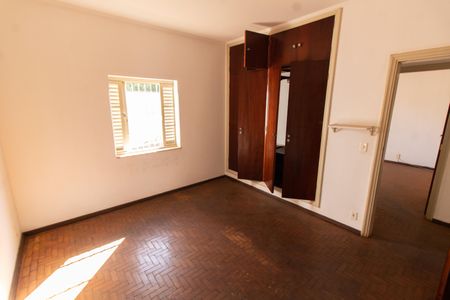 Casa à venda com 170m², 3 quartos e 4 vagasSuíte