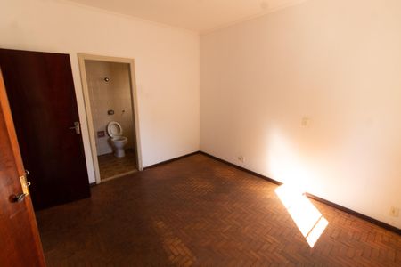 Casa à venda com 170m², 3 quartos e 4 vagasSuíte