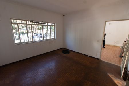 Casa à venda com 170m², 3 quartos e 4 vagasSala