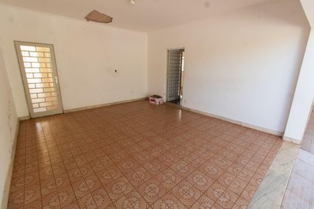 Casa à venda com 170m², 3 quartos e 4 vagasÁrea Externo
