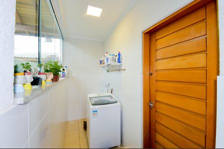 Casa à venda com 126m², 3 quartos e 3 vagas Casa à venda com 126m², 3 quartos e 3 vagasÁrea de Serviço