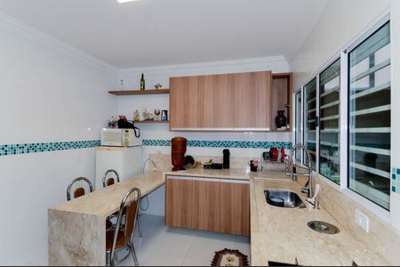 Casa à venda com 126m², 3 quartos e 3 vagas Casa à venda com 126m², 3 quartos e 3 vagasCozinha