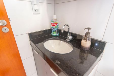 Apartamento à venda com 120m², 2 quartos e 2 vagas Apartamento à venda com 120m², 2 quartos e 2 vagasBanheiro Suíte