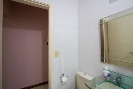 Casa à venda com 400m², 4 quartos e 6 vagas Casa à venda com 400m², 4 quartos e 6 vagasBanheiro Social