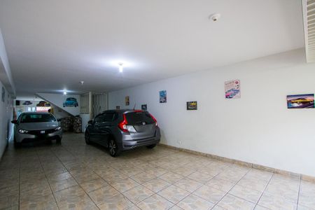 Casa à venda com 400m², 4 quartos e 6 vagas Casa à venda com 400m², 4 quartos e 6 vagasGaragem