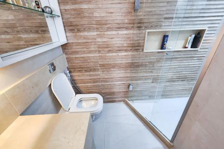 Apartamento à venda com 124m², 3 quartos e 1 vaga Apartamento à venda com 124m², 3 quartos e 1 vagaBanheiro da suite