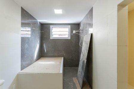 Casa à venda com 233m², 2 quartos e 1 vagaBanheiro da Suíte