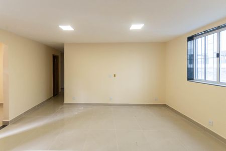 Casa à venda com 233m², 2 quartos e 1 vagaSala