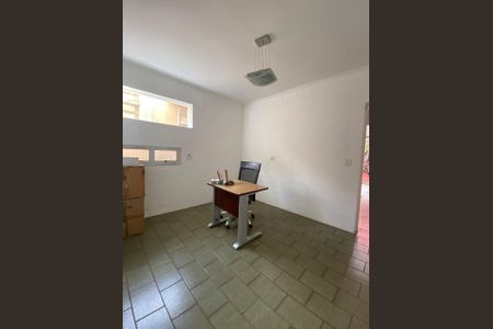Casa à venda com 168m², 6 quartos e 5 vagas