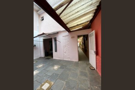 Casa à venda com 168m², 6 quartos e 5 vagas