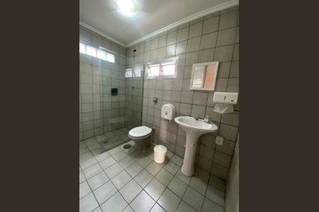 Casa à venda com 168m², 6 quartos e 5 vagas