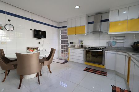 Casa para alugar com 430m², 6 quartos e 4 vagasCozinha