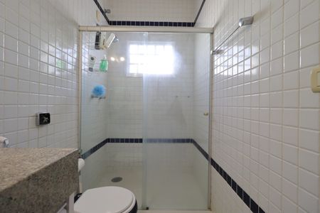 Casa para alugar com 430m², 6 quartos e 4 vagasBanheiro da Suíte 2