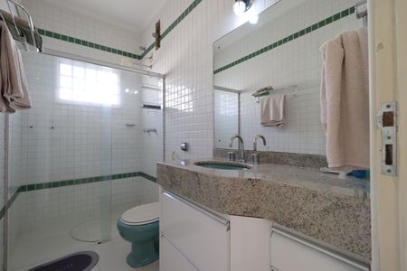 Casa para alugar com 430m², 6 quartos e 4 vagasBanheiro da Suíte 3