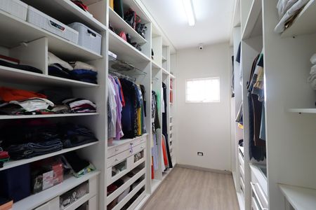 Casa para alugar com 430m², 6 quartos e 4 vagasCloset suíte 4