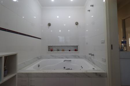 Casa para alugar com 430m², 6 quartos e 4 vagasBanheiro da Suíte 4