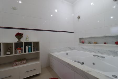 Casa para alugar com 430m², 6 quartos e 4 vagasBanheiro da Suíte 4