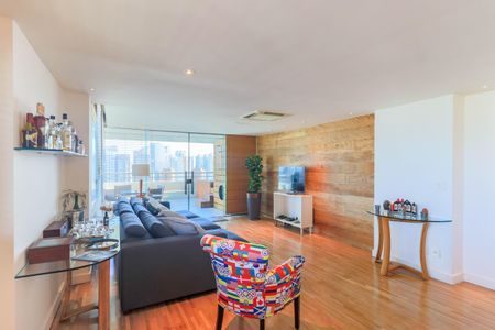 Apartamento à venda com 178m², 3 quartos e 2 vagas Apartamento à venda com 178m², 3 quartos e 2 vagasSala