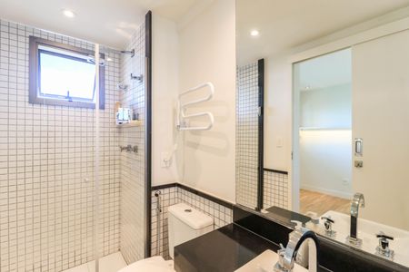Apartamento à venda com 178m², 3 quartos e 2 vagas Apartamento à venda com 178m², 3 quartos e 2 vagasBanheiro da Suíte 2