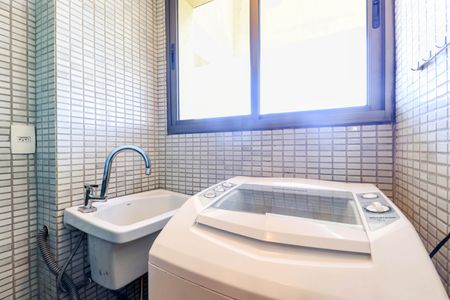 Apartamento à venda com 178m², 3 quartos e 2 vagas Apartamento à venda com 178m², 3 quartos e 2 vagasÁrea de Serviço