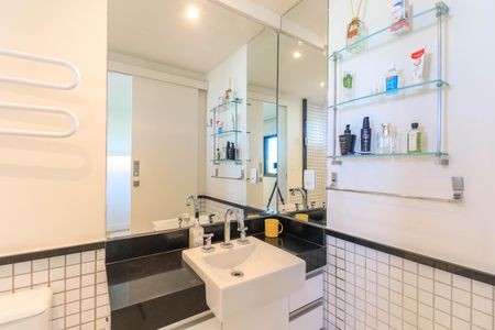 Apartamento à venda com 178m², 3 quartos e 2 vagas Apartamento à venda com 178m², 3 quartos e 2 vagasBanheiro da Suíte 2