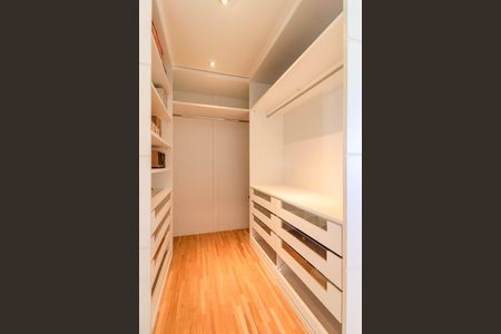 Apartamento à venda com 178m², 3 quartos e 2 vagas Apartamento à venda com 178m², 3 quartos e 2 vagasCloset da Suíte 3