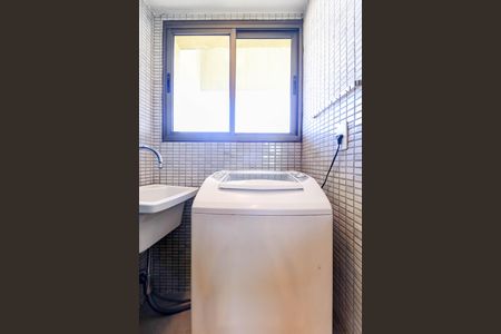 Apartamento à venda com 178m², 3 quartos e 2 vagas Apartamento à venda com 178m², 3 quartos e 2 vagasÁrea de Serviço