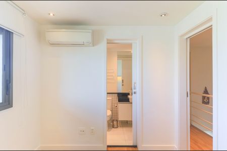 Apartamento à venda com 178m², 3 quartos e 2 vagas Apartamento à venda com 178m², 3 quartos e 2 vagasSuíte 2