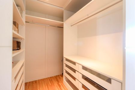 Apartamento à venda com 178m², 3 quartos e 2 vagas Apartamento à venda com 178m², 3 quartos e 2 vagasCloset da Suíte 3
