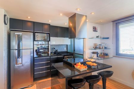 Apartamento à venda com 178m², 3 quartos e 2 vagas Apartamento à venda com 178m², 3 quartos e 2 vagasCozinha