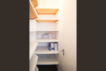 Apartamento à venda com 128m², 3 quartos e 2 vagas Apartamento à venda com 128m², 3 quartos e 2 vagasDespensa