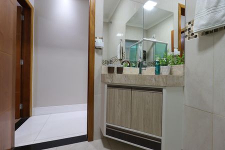 Casa à venda com 145m², 2 quartos e 2 vagasBanheiro Social