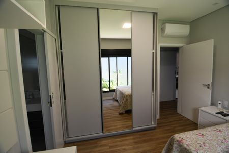 Casa de condomínio à venda com 229m², 3 quartos e 4 vagasQuarto Suíte 1