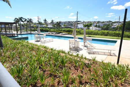 Casa de condomínio à venda com 229m², 3 quartos e 4 vagasÁrea comum - Piscina