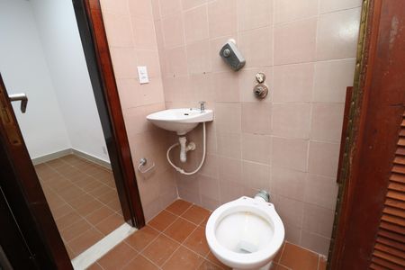 Casa à venda com 503m², 3 quartos e 2 vagasBanheiro de serviço