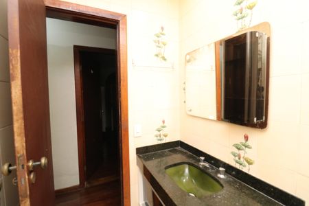 Casa para alugar com 503m², 3 quartos e 2 vagasBanheiro Social